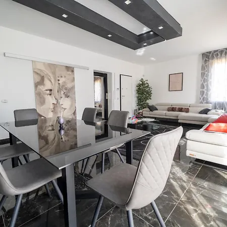 Apartment Mistica Space *